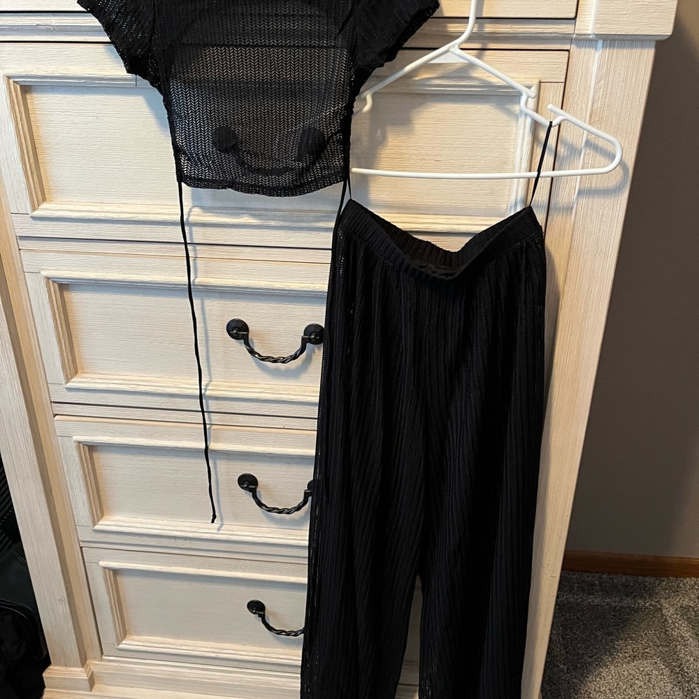2 piece set perfect for cover up built in thong size small black